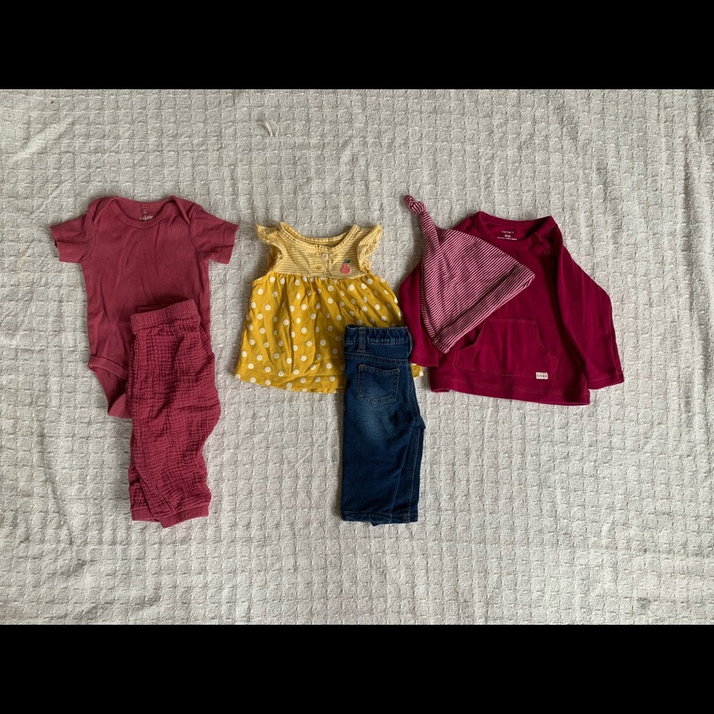 3/$20 bundle Set of baby girl’s 6 month outfits